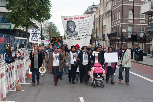 Adrienne Makenda Kambana leads the march to the Home Office a month after Jimmy Mubenga's death in November 2010 (© Marcin Gulbicki)